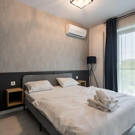 Cloud9 Noir - Modern Design