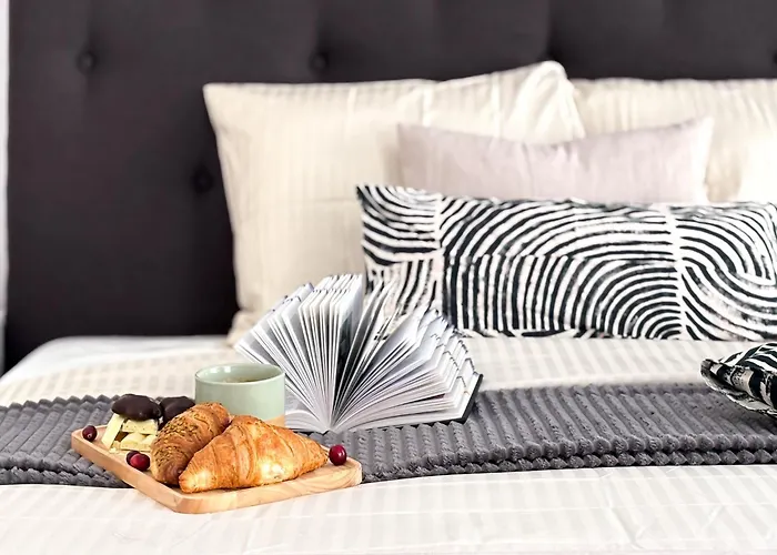 Cloud9 Noir - Modern Design