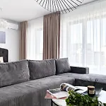 Cloud9 Noir - Modern Design Bucureşti