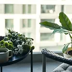 Cloud9 Noir - Modern Design Bucureşti