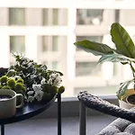 Cloud9 Noir - Modern Design *