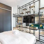 Cloud9 Noir - Modern Design Bucureşti