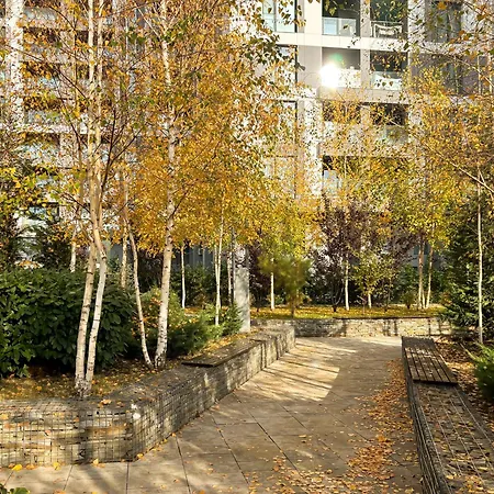 Apartment Cloud9 Noir - Modern Design