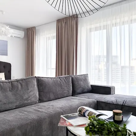 Cloud9 Noir - Modern Design Bucarest