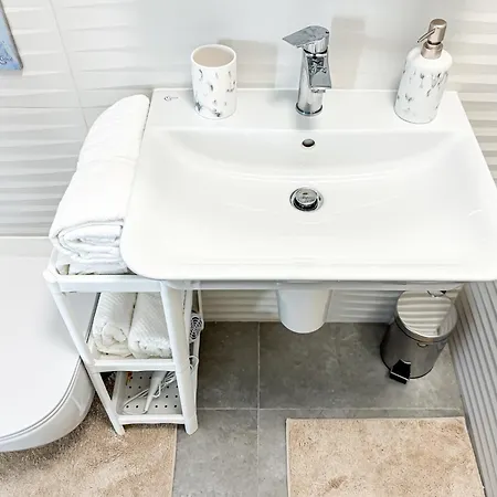 דירה Cloud9 Noir - Modern Design *