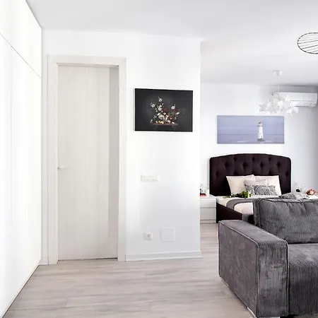 Cloud9 Noir - Modern Design