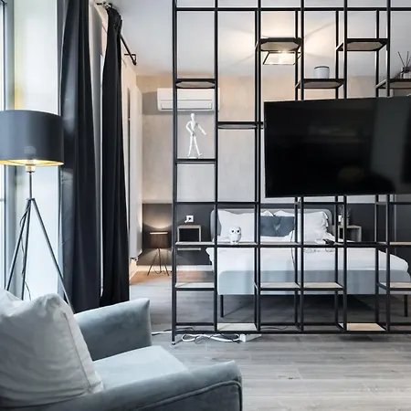 Apartment Cloud9 Noir - Modern Design
