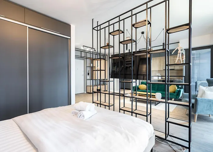 Cloud9 Noir - Modern Design بوخارست