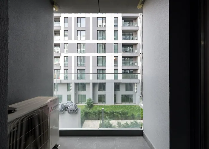 Apartment Cloud9 Noir - Modern Design