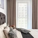 Cloud9 Noir - Modern Design Apartament