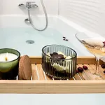 Apartament Cloud9 Noir - Modern Design Bucureşti