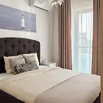 Cloud9 Noir - Modern Design Apartament