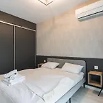 Cloud9 Noir - Modern Design * Bucureşti