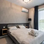 Cloud9 Noir - Modern Design