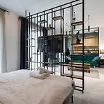 Cloud9 Noir - Modern Design