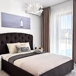 Cloud9 Noir - Modern Design Bucarest