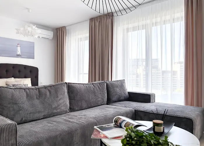 Cloud9 Noir - Modern Design Bucarest